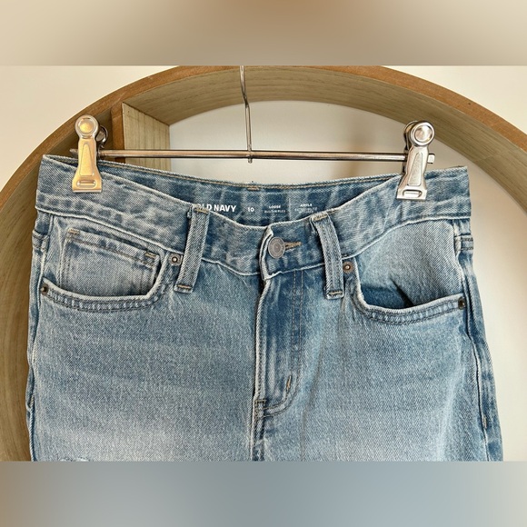 Old Navy Loose Fit Distressed Denim - Picture 5 of 5